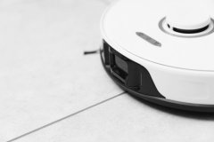 <b>APP控制扫地机器人</b>